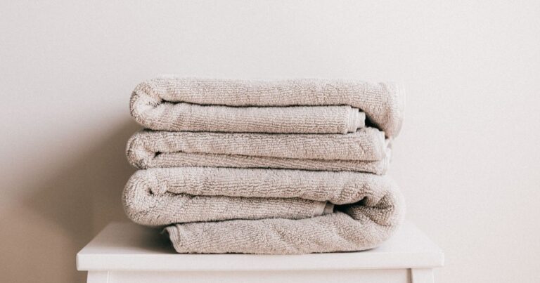 民泊のタオル・バスマット選びガイド｜ゲスト満足度を上げる素材と枚数