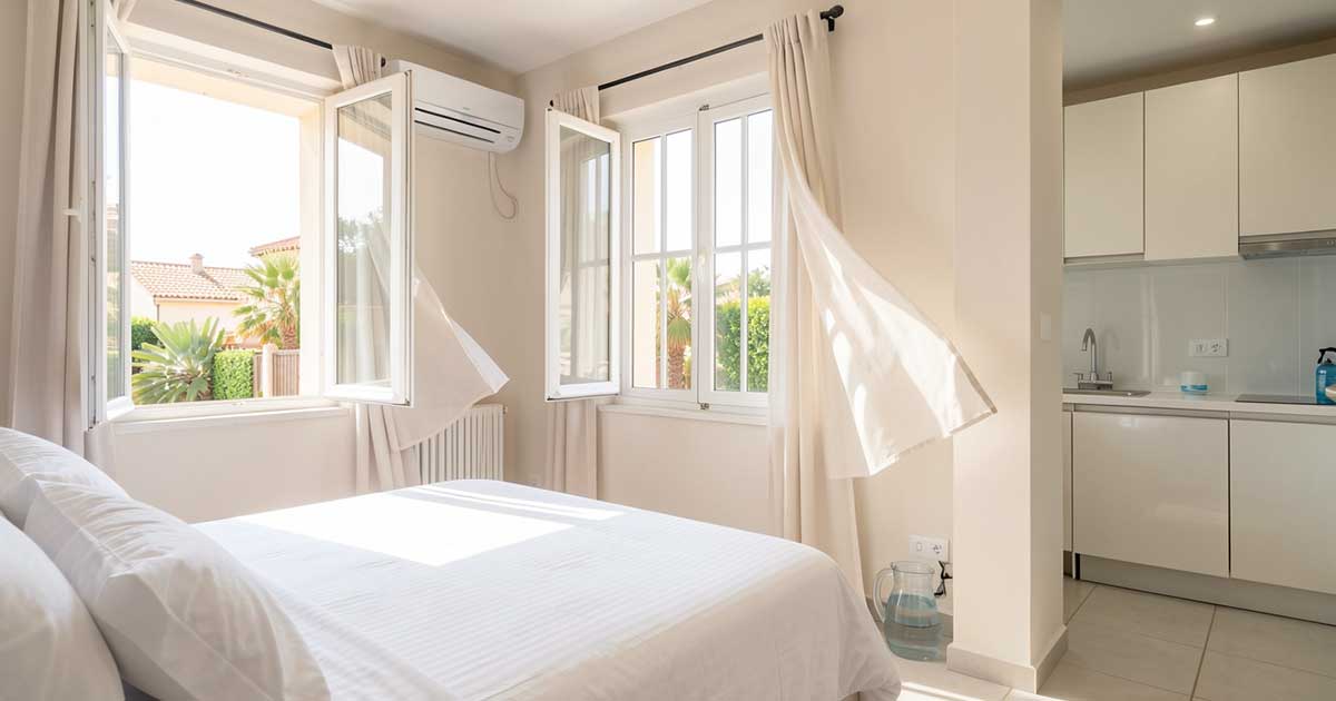 民泊の臭い対策｜カビ臭・生活臭・タバコ臭の原因と消臭の正しい手順